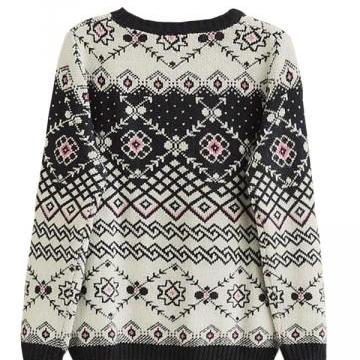 Ladies Round Neck Geometric Patterned Pullover..